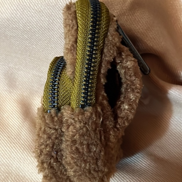 Lululemon fur Coin Purse NWOT - Picture 6 of 6
